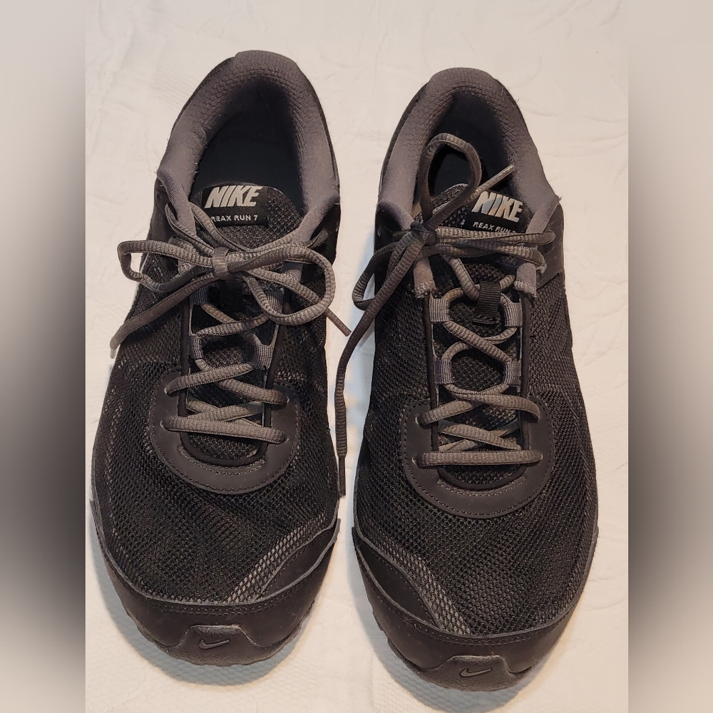 Nike Reax Run 5 Gently Worn Running Shoes MENS Size 10